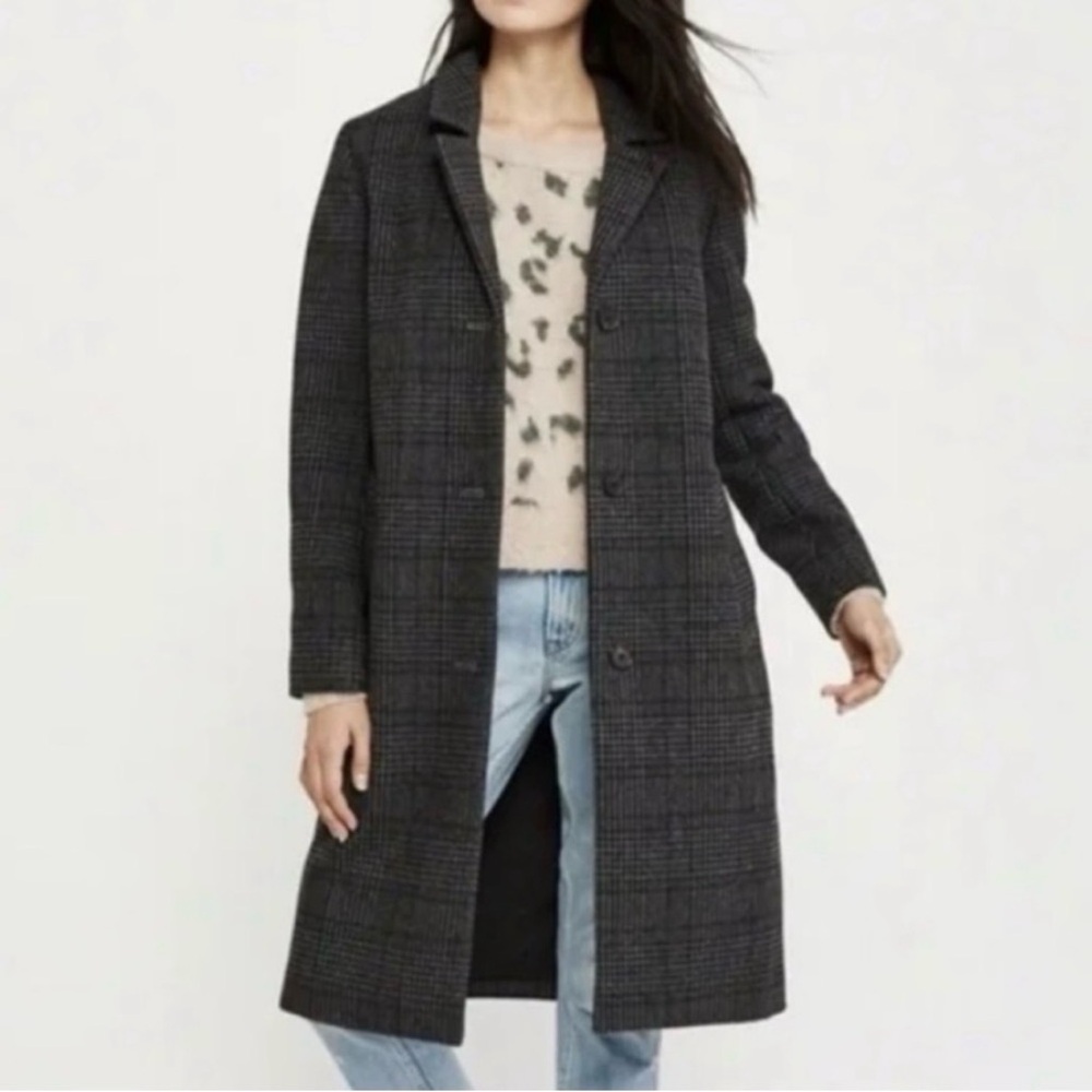 ****Sold*** Abercrombie & Fitch Black Checkered Trench Coat